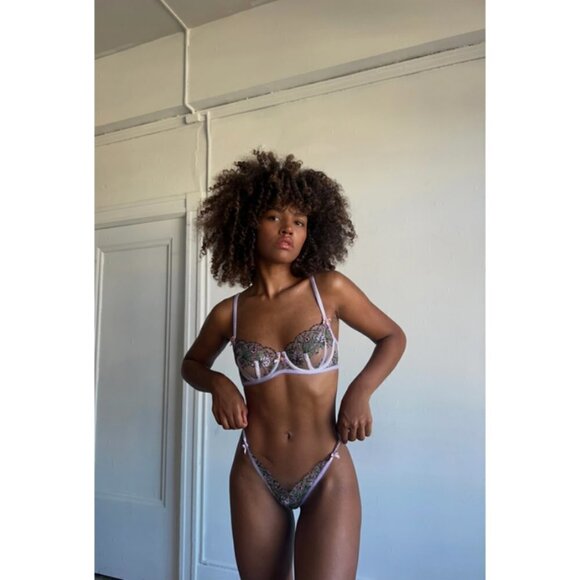 💕FOR LOVE AND LEMONS💕 Lorelei Underwire Bra SDD + Thong Panty Medium Lilac NWT - Picture 6 of 16